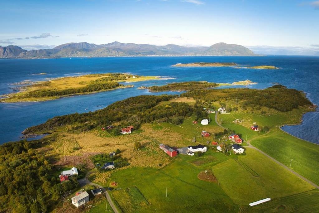 Koselig Bolig I Lofoten / Vesteralen Stronstad i Vesteralen Luaran gambar