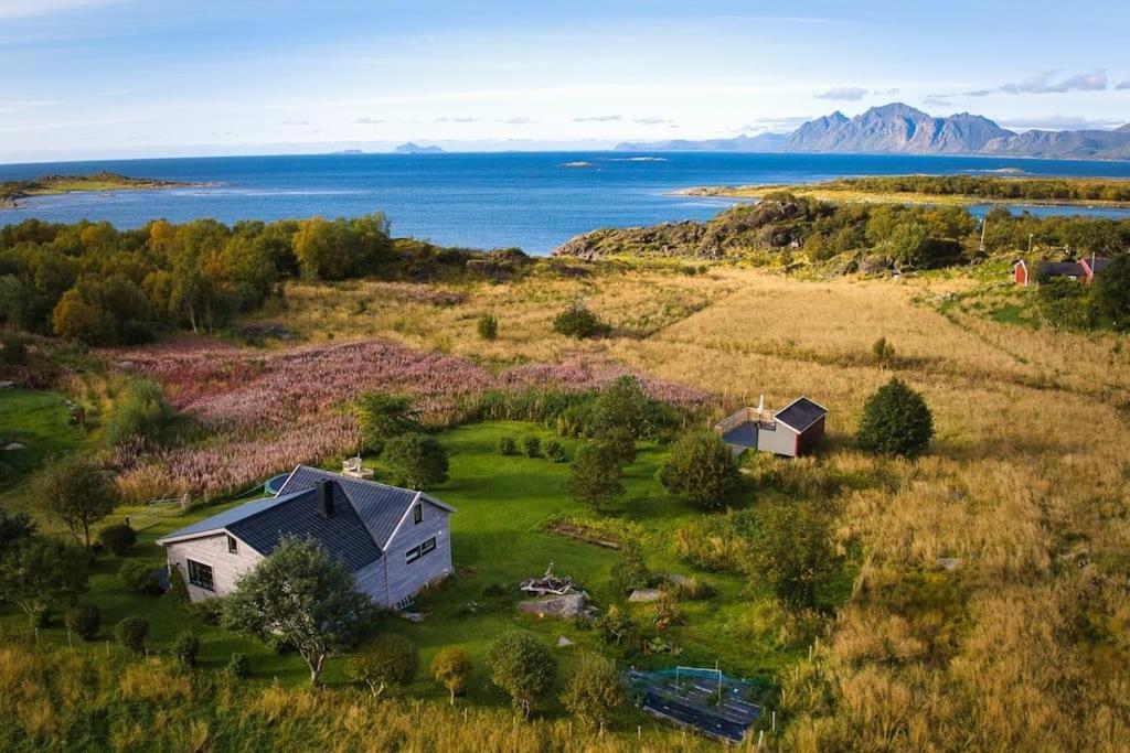 Koselig Bolig I Lofoten / Vesteralen Stronstad i Vesteralen Luaran gambar